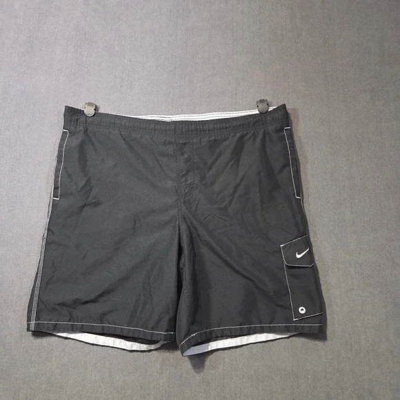 Nike Board Shorts Mens Large Black Contrast Stitch Cargo Pocket Swim Trunks