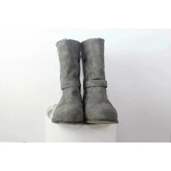 ladies Bearpaw Boots size 10