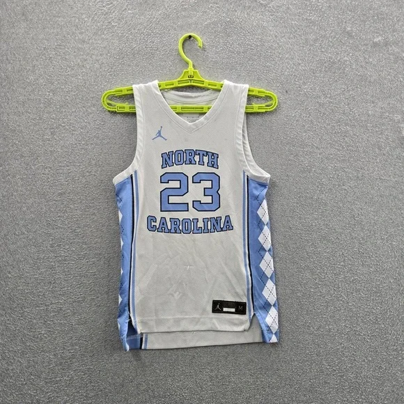 North Carolina Tar Heels Boys‎ Jersey M White Michael Jordan 23