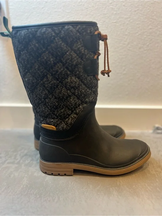 Kamik Abigail Black Grey Quilted PullOn Winter Rain Boots Size 8 Waterproof Base