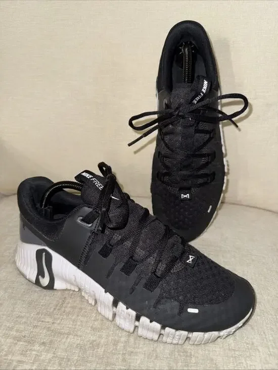 Nike Free Metcon 5 Training Shoes Mens Size 10 Black White Athletic DV3950-001