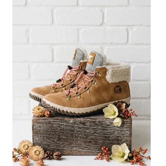 Sorel Out N About Plus🤎 Conquest‎ Waterproof Winter/hiking boots Suede 7