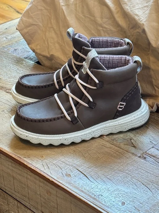 Hey Dude Women's Brown Reyes Soft Leather Pull On Moc Toe Boots Size 8 LK NWOB