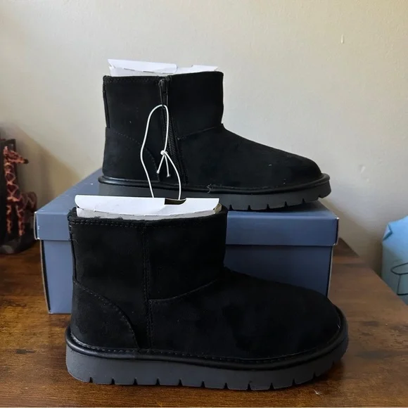 Universal Thread Women's May Suede Boots Black Size 6 Memory Foam NIB