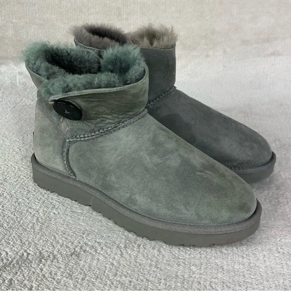 UGG Classic Mini II Boots Womens Size 7‎ Gray Suede Shearling *MISMATCH*