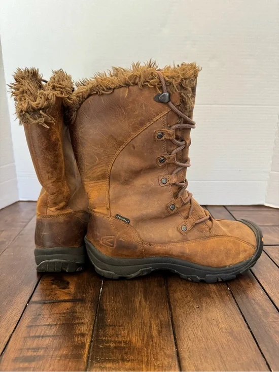 Keen Women's Brown Leather Bailey High Fur Lace Up Boots Size 8.5 Hiking Trail