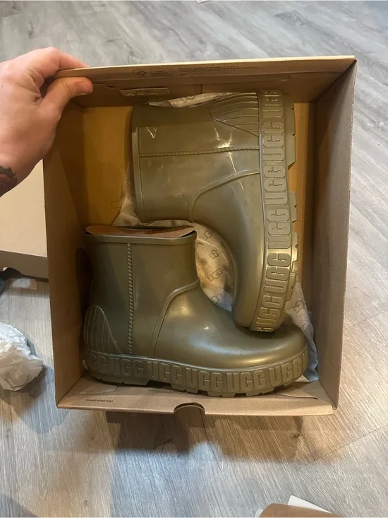 UGG Olive Green Chelsea Rain Ankle Boots