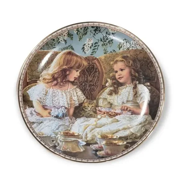 Reco BEST FRIENDS Premier Sugar and Spice Collector Plate by Sandra Kuck Decor
