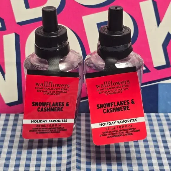 BBW Snowflakes & Cashmere Holiday Wallflower Fragrance Refill Set