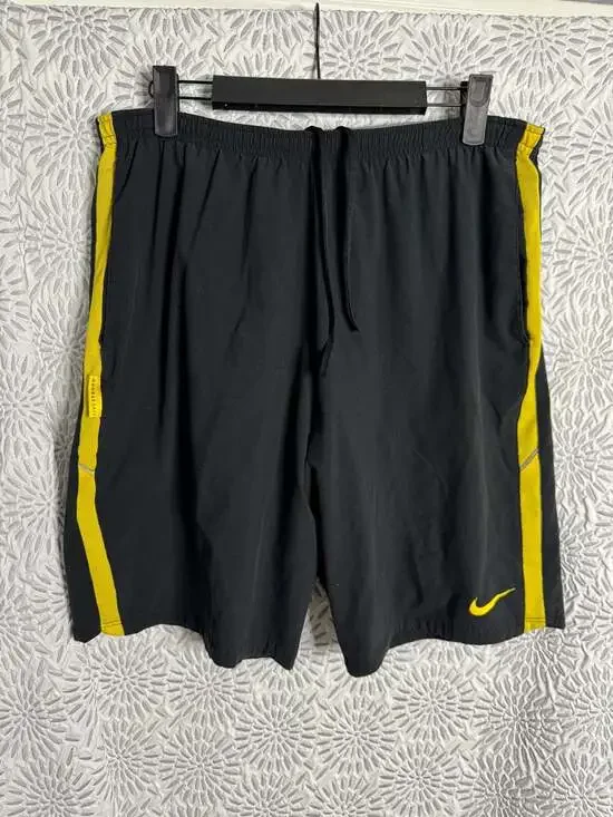 Nike Livestrong Dri-Fit Athletic Shorts Black Yellow Trim
