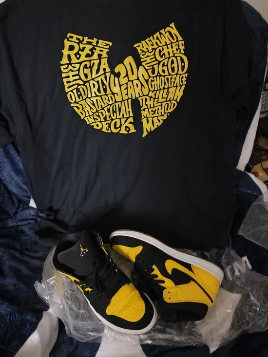 Nike Mens' Air Jordan 1 Mid - Black/Yellow