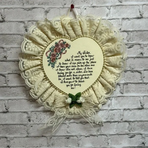 Heart Shape SISTER Note Ruffle Cursive Heart Decor 10 in X 10 in Vintage