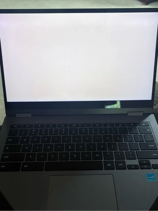 Samsung Galaxy Chromebook 2 13.3” QLED Full HD Touchscreen w/ case