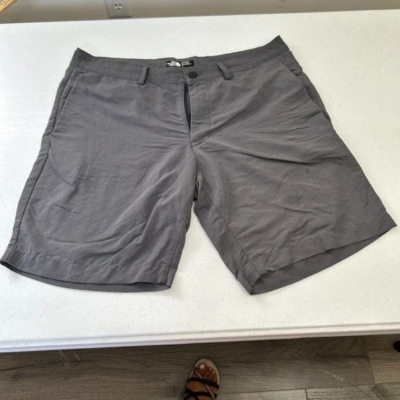 The North Face Mens Gray Micro Stripe Flat Front Hiking Shorts Size 38