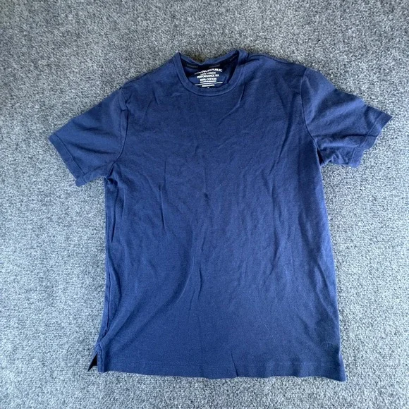 Banana Republic Luxury Touch T Shirt Mens‎ M Blue Cotton Side Slits Standard Fit