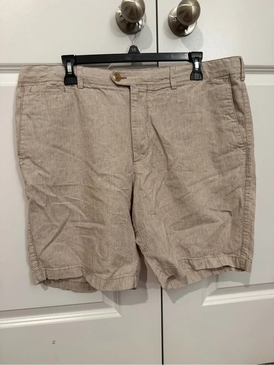 Banana Republic Men’s Linen Blend Shorts | 38 | Khaki & White