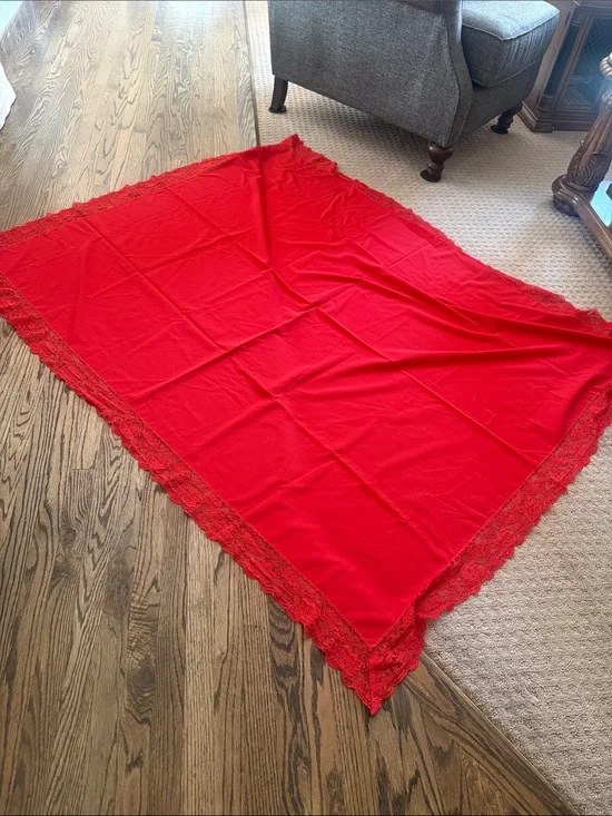 Vintage cotton Red Lace-Trim Table cloth Cover decor fabric 50x64”