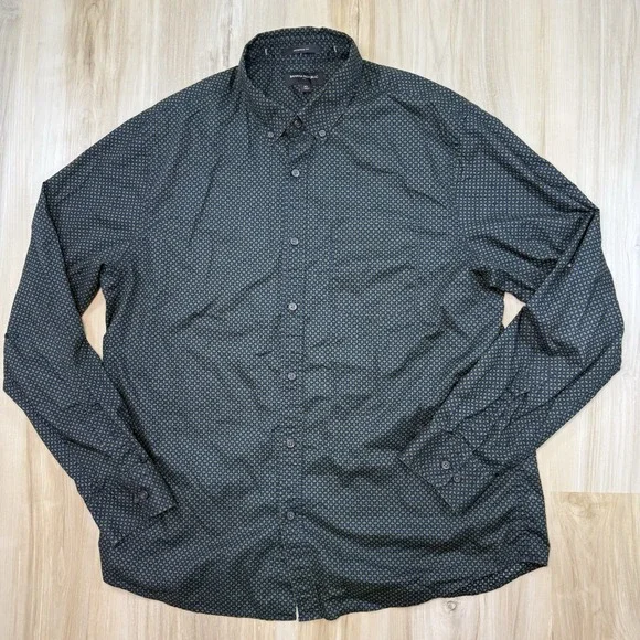 Banana Republic Mens Button Up Shirt XL Navy Pattern Untucked Fit Long Sleeve