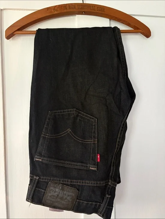 Levi's Dark oil Wash Men's Slim Straight Jeans with Contrast Stitching