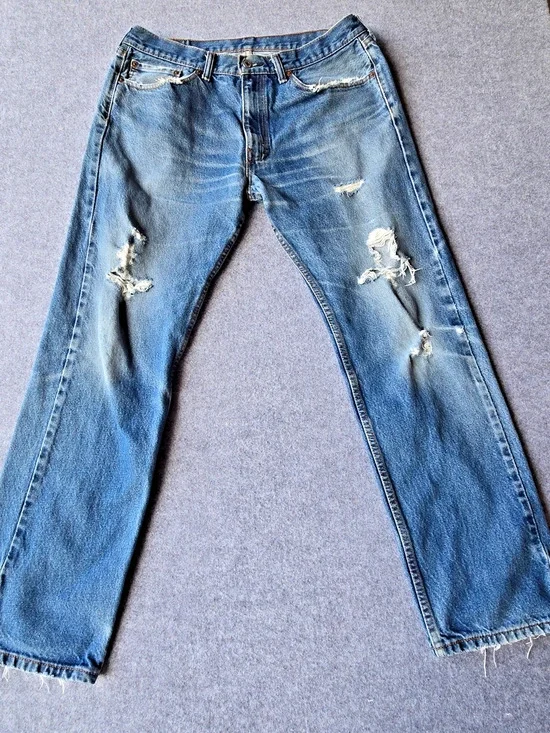 Levi's Men's 505 Jeans Distressed Med Wash Straight Leg Med Rise 34x30