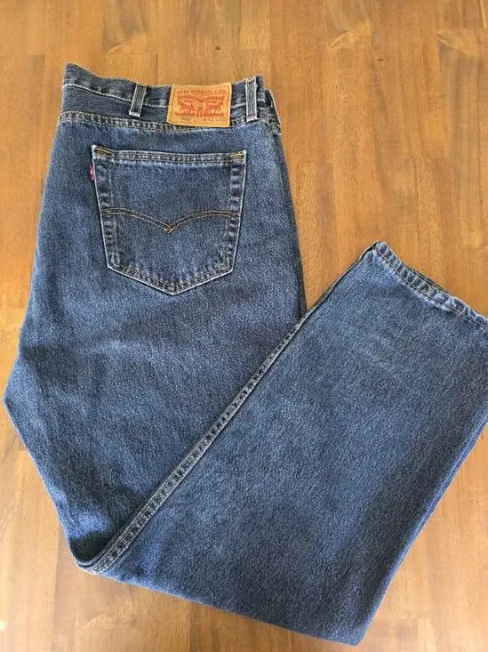 Levis 505 Regular Jeans Mens Size 42x30 Blue Medium Wash Denim