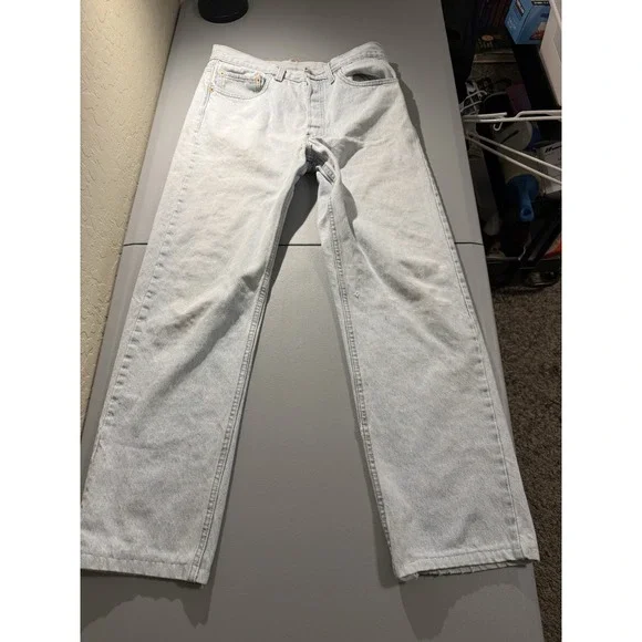 Vintage 90s Levi's 501 Button‎ Fly Straight leg Light Wash Denim 31x29