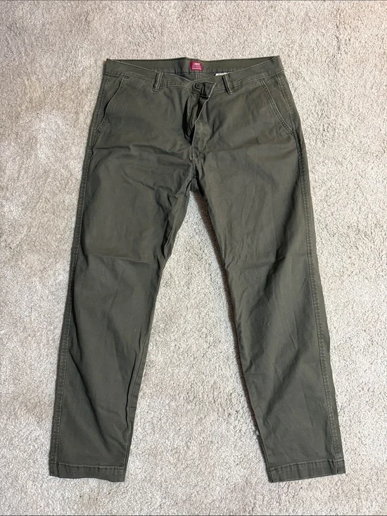 Levi’s Men's Olive Green XX Chino Pants