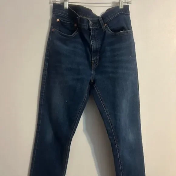 Levi's 541 distressed 5 pocket denim jean, size 34/32