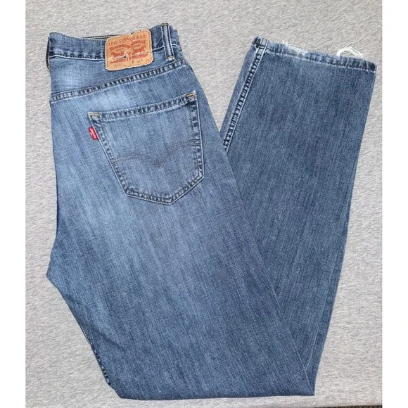 Levis 550 Relaxed Fit Mens Blue Jeans Size 34x34 Medium Wash Very Soft Broken In
