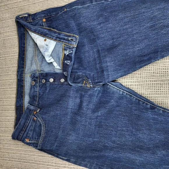 Levis 501 Jeans Mens 36x30‎ Blue Medium Wash Button Fly Straight Leg Denim Pants