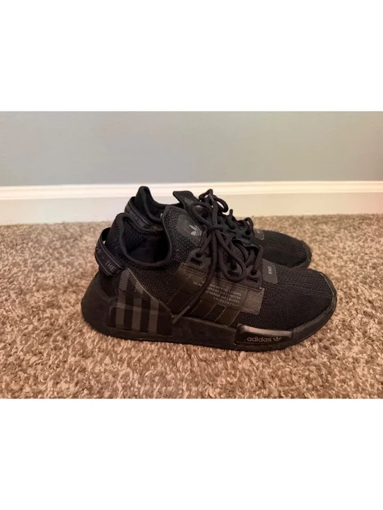 Adidas NMD R1 V2 Black/Gray Sneaker Size 4.5