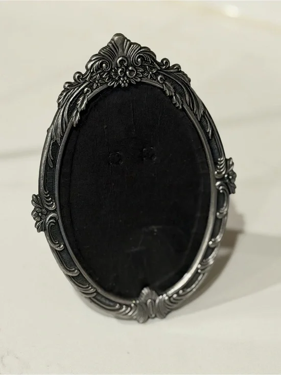 Victorian Style Ornate Oval Photo Frame Silver
