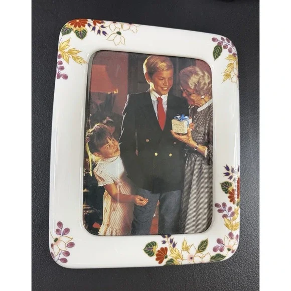 Mikasa White Bone China Picture‎ Photo Frame Vintage Floral Retro