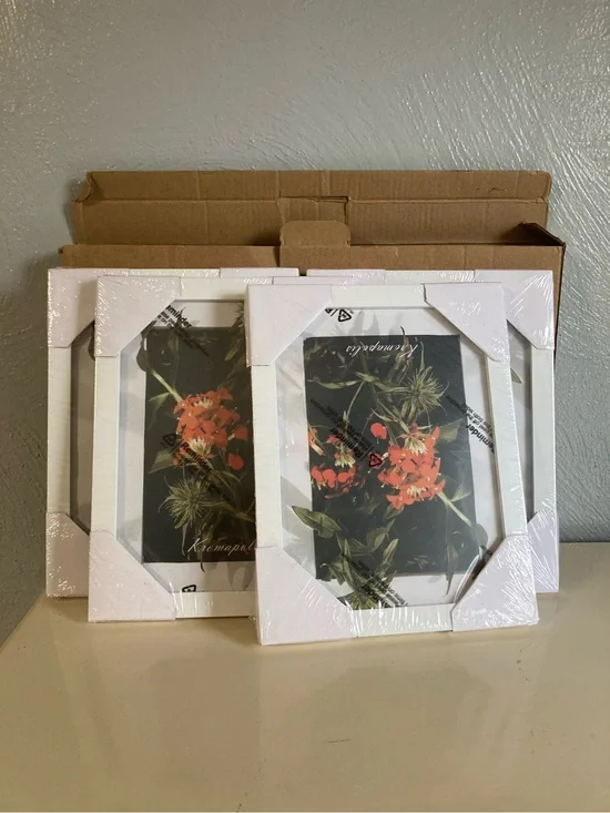 6x8, White Picture Frames, Set of 4, NEW