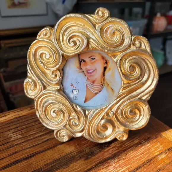 Vtg Figi Graphics Round Picture Photo Frame 3 x 3