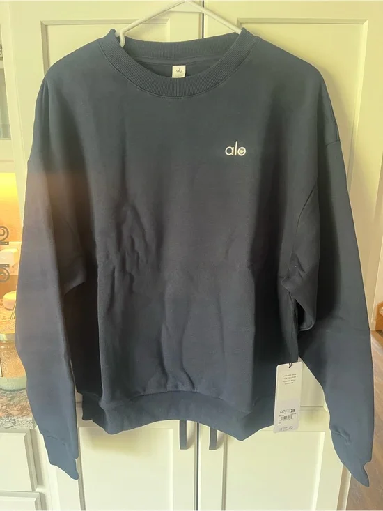 Alo Yoga Accolade Crew Neck Pullover. Navy. Size L NWT