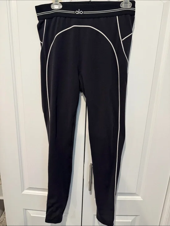 ALO Heart Throb Leggings
