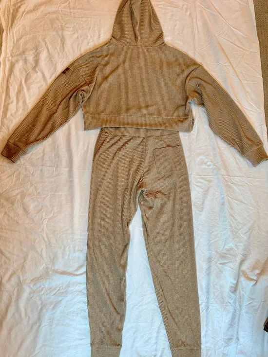 Alo Yoga Muse Ribbed Matching Set Taupe- Hoodie S / Joggers XS