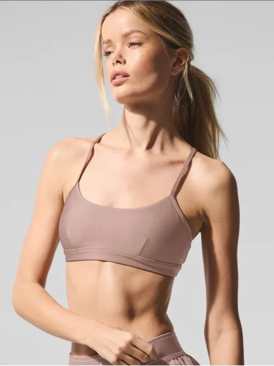 ALO YOGA AIRLIFT INTRIGUE BRA!