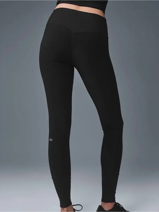 ALO Yoga Alosoft Ribbed High-Waist Lounge Leggings. Size M