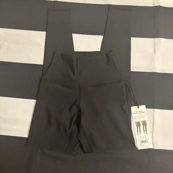 BNWT ALO High-Waist Airlift Leggings XXS