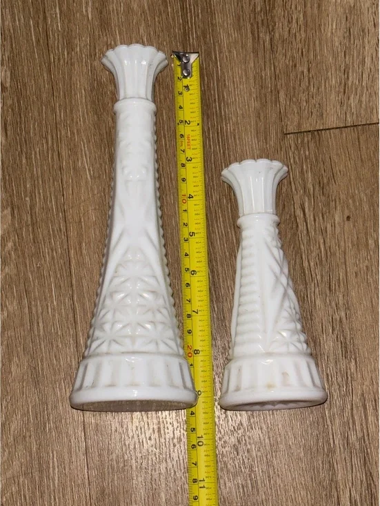 Vintage Anchor Hocking Milk Glass Bud Vase Pair 7” & 9” d111