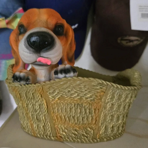 🌞RESIN DOG IN BASKET
