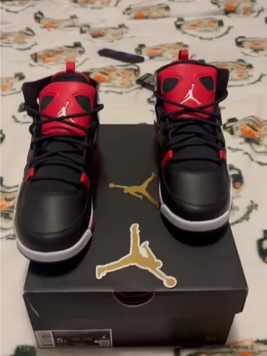 Jordan Men's Black and Red High-Top Sneakers