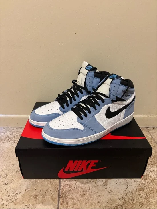 Air Jordan 1 University Blue size 16 555088-134