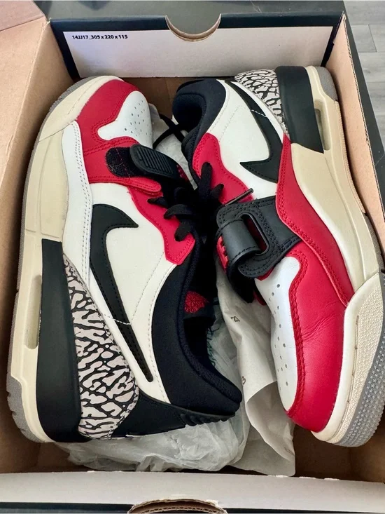 Nike Jordan Men's Red, Black & White Men’s Size 8