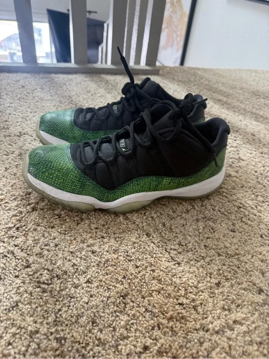 Jordan Greene and Black Low-Top Athletic Shoes