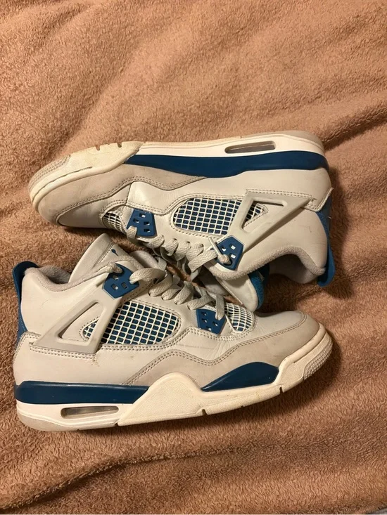 Jordan 4 Retro Sneakers in White and Blue Youth 7