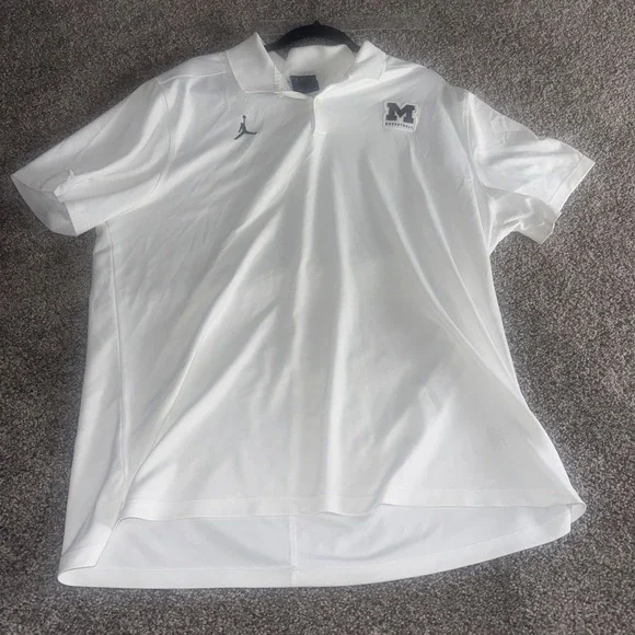 Michigan‎ Wolverines Basketball Jordan On Court Polo XL white Mens