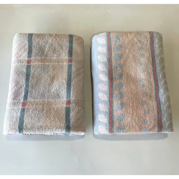 Vintage 70s Springmaid Shula Vardimon 2 Bath Towel Pastel Pink Blue Boho Leaves